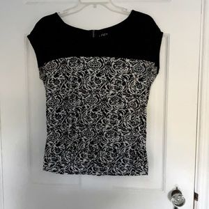 LOFT black and white petite short sleeved top